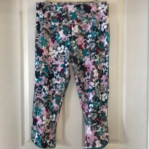 Joe Fresh Active Crop Leggings with sweet detailing and gorgeous colours size L